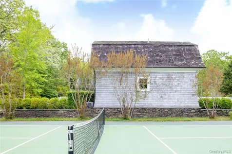 486 Middle Line Highway Bridgehampton NY 11932