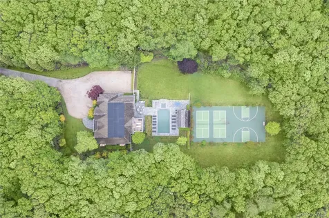 486 Middle Line Highway Bridgehampton NY 11932