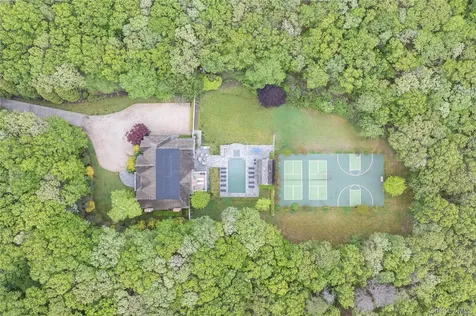486 Middle Line Highway Bridgehampton NY 11932