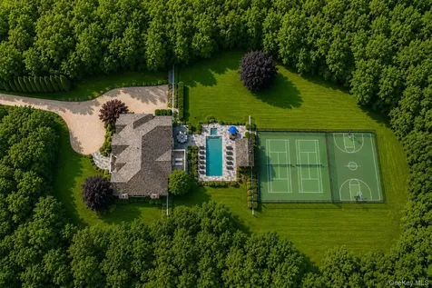 486 Middle Line Highway Bridgehampton NY 11932