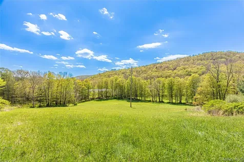 4569-4577 Rt-199 Millerton NY 12546