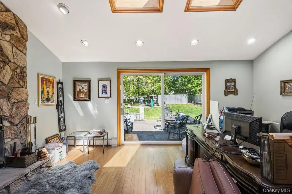 10 Elyise Road Monsey NY 10952