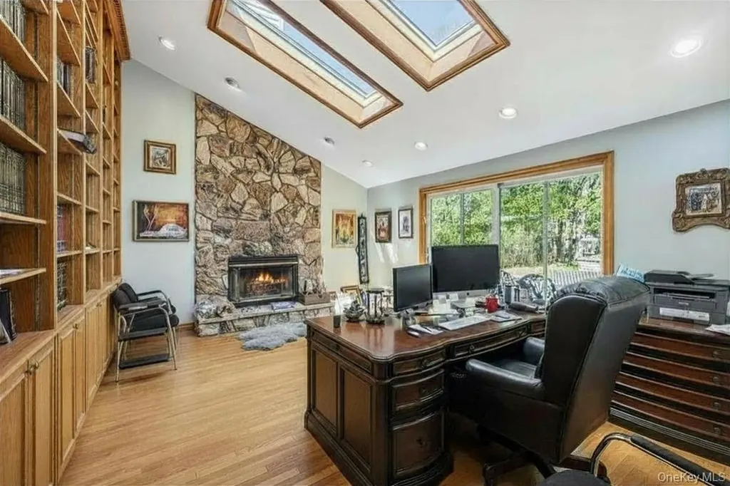 10 Elyise Road Monsey NY 10952