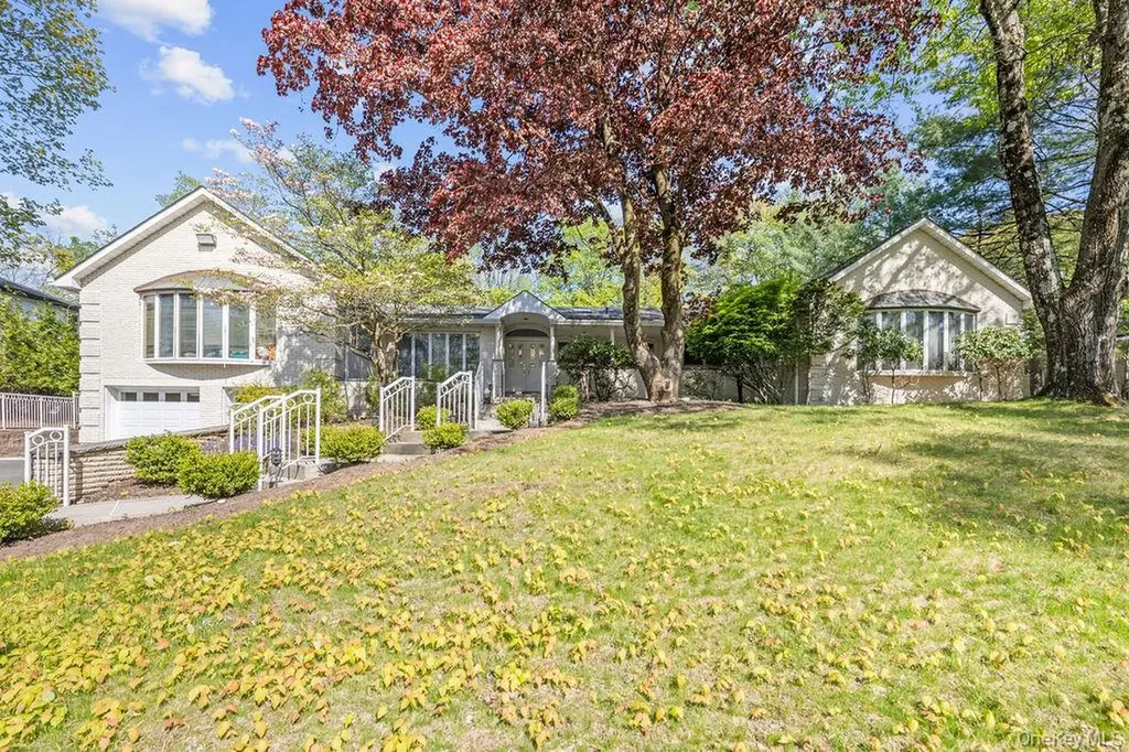 10 Elyise Road Monsey NY 10952