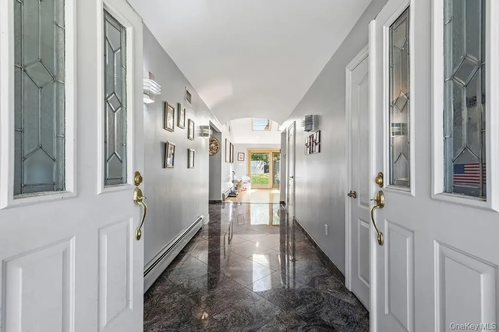 10 Elyise Road Monsey NY 10952