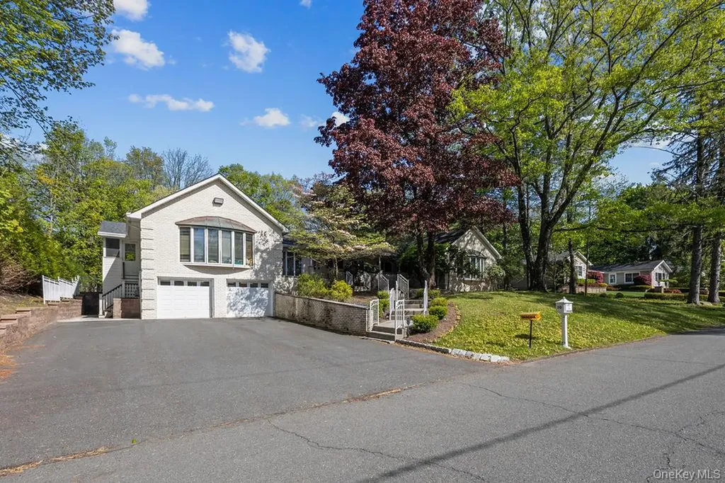 10 Elyise Road Monsey NY 10952