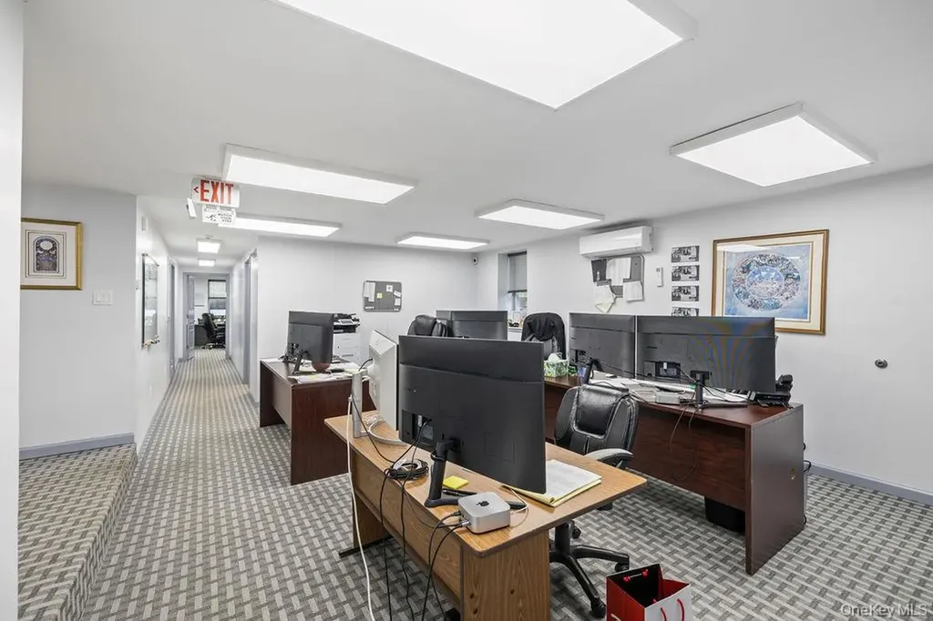 10 Elyise Road Monsey NY 10952