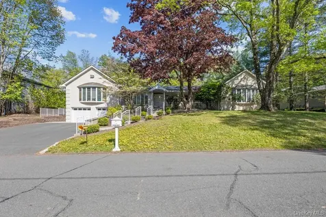 10 Elyise Road Monsey NY 10952