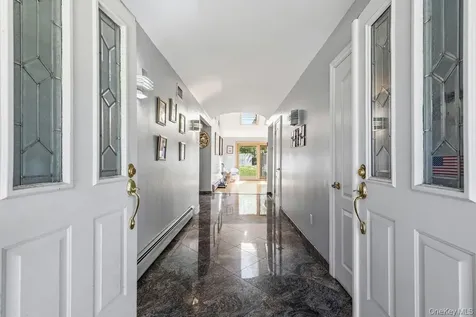 10 Elyise Road Monsey NY 10952