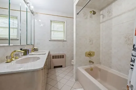 10 Elyise Road Monsey NY 10952