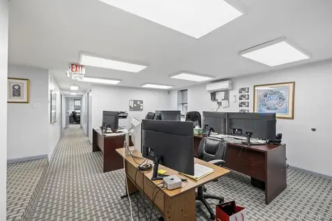 10 Elyise Road Monsey NY 10952