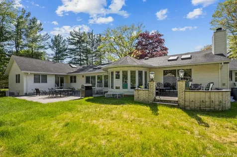 10 Elyise Road Monsey NY 10952