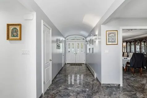 10 Elyise Road Monsey NY 10952