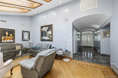 10 Elyise Road Monsey NY 10952