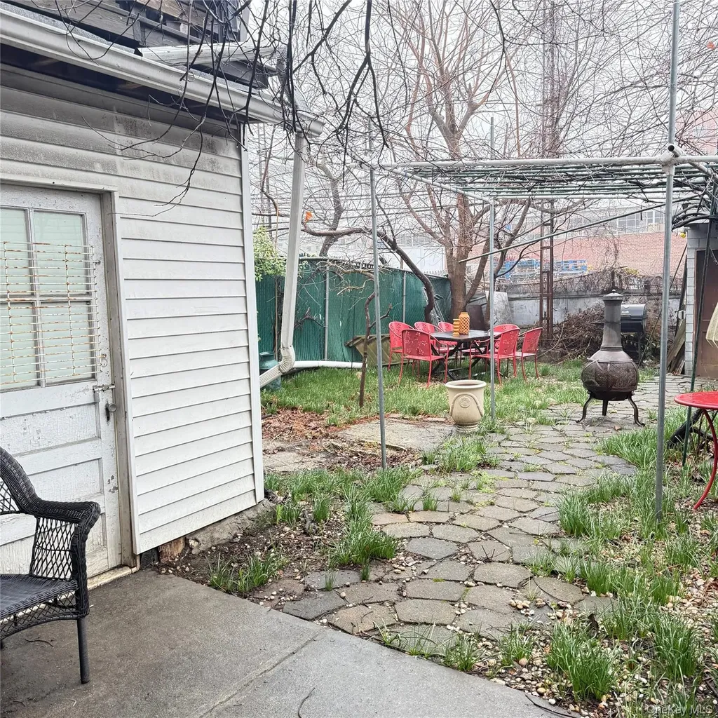 9208 43rd Avenue Elmhurst NY 11373
