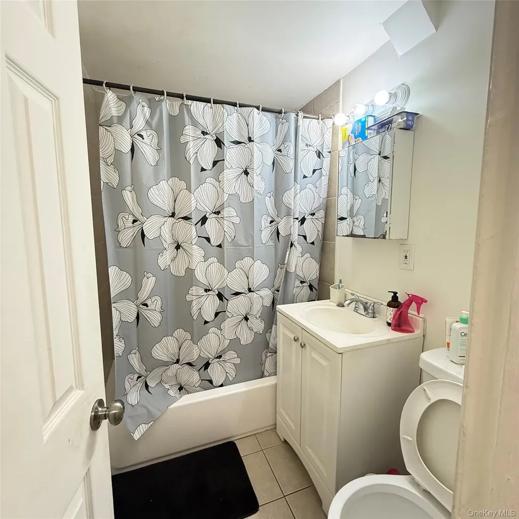 9208 43rd Avenue Elmhurst NY 11373