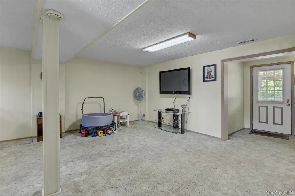 25 Deville Drive Selden NY 11784