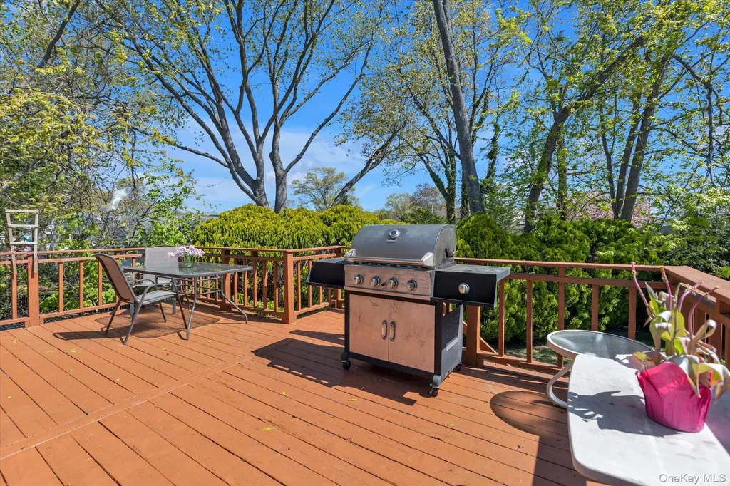 25 Deville Drive Selden NY 11784