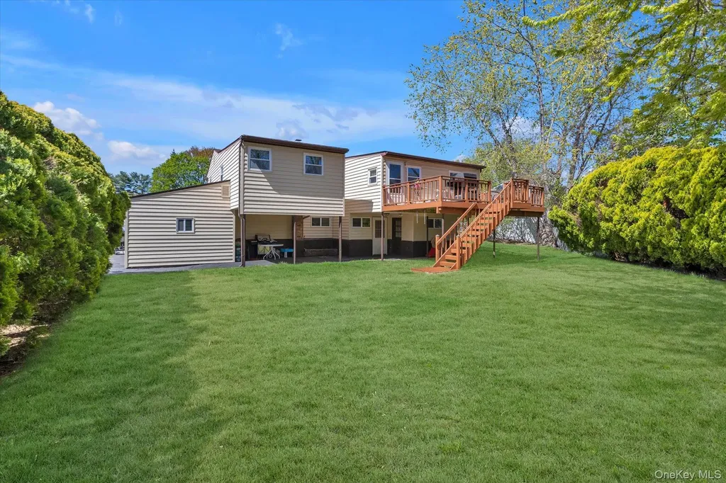 25 Deville Drive Selden NY 11784