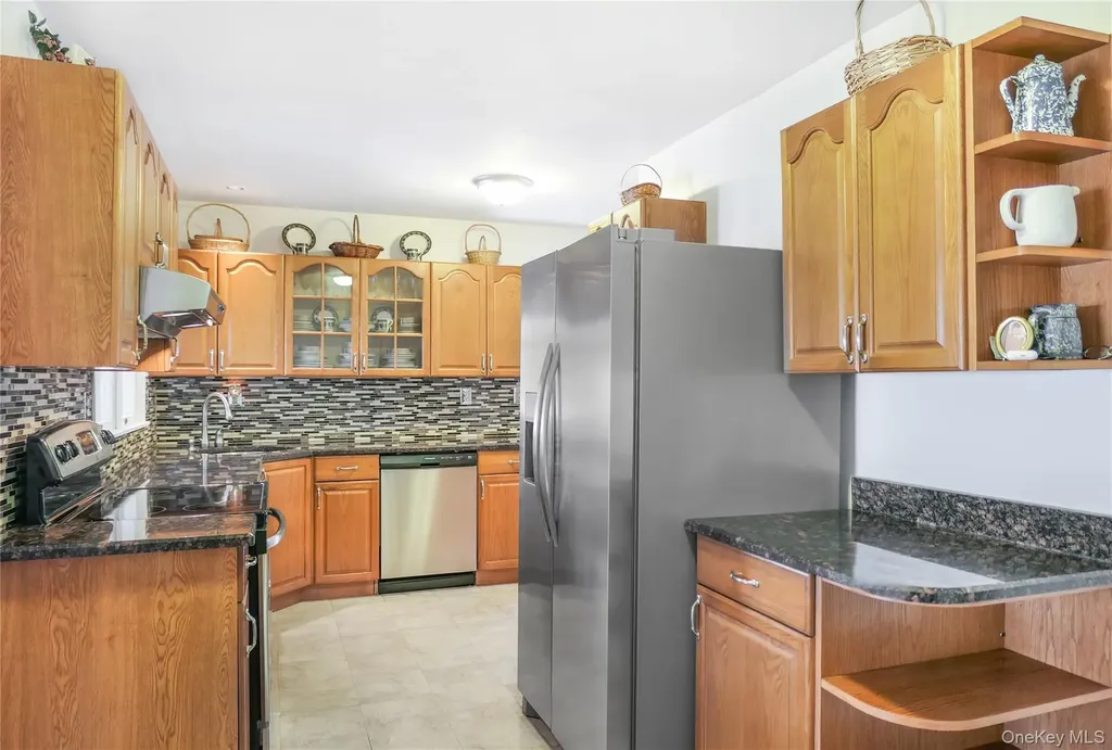 17 Myrtle Lane East Patchogue NY 11772