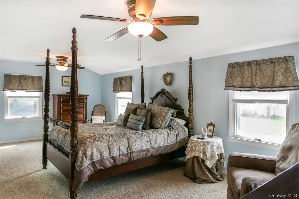17 Myrtle Lane East Patchogue NY 11772