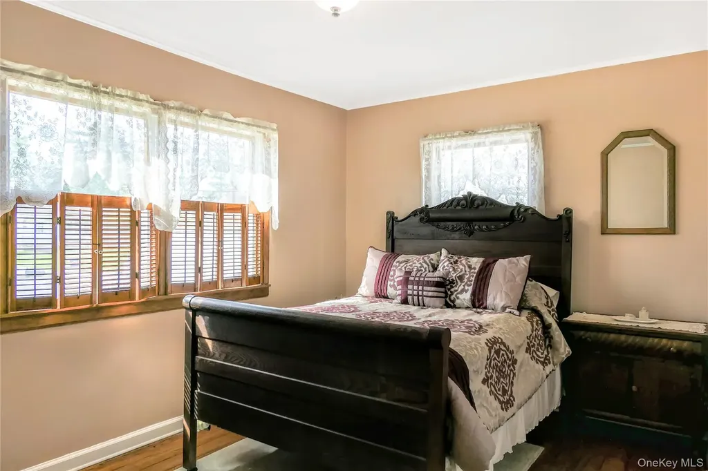 17 Myrtle Lane East Patchogue NY 11772