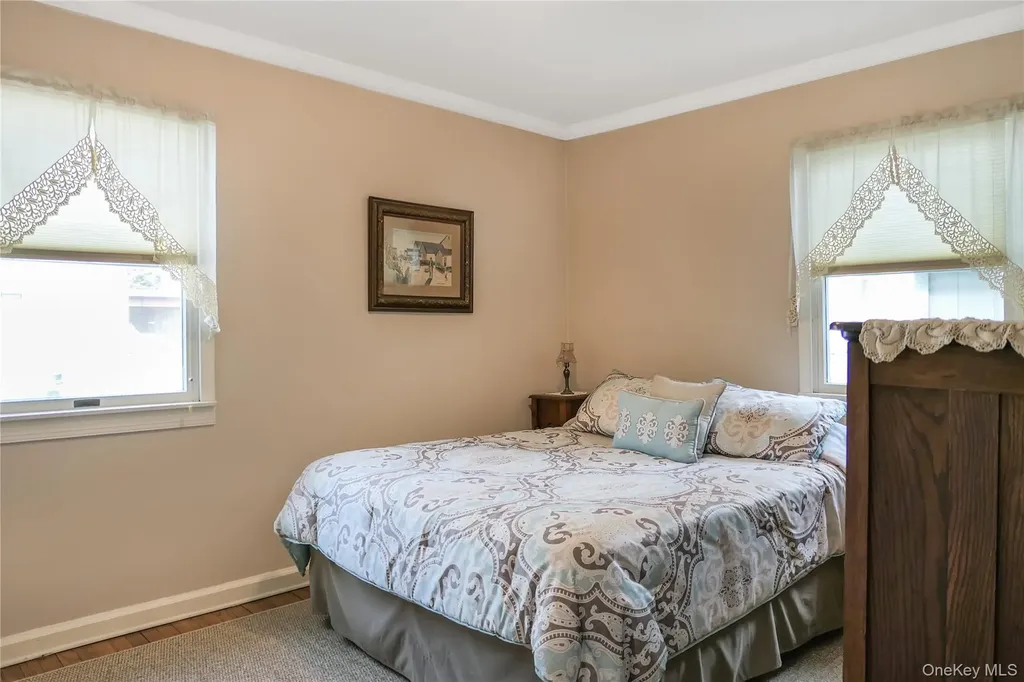 17 Myrtle Lane East Patchogue NY 11772