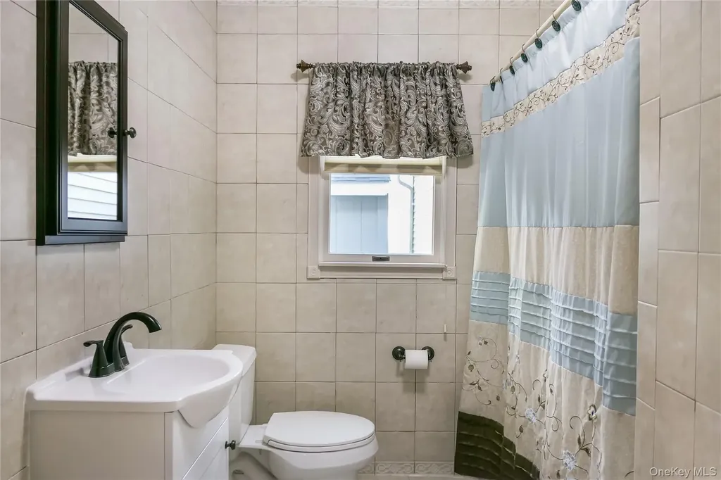 17 Myrtle Lane East Patchogue NY 11772