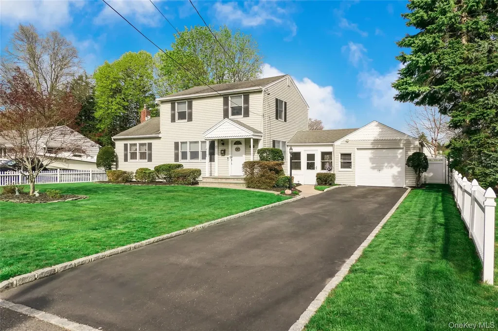 17 Myrtle Lane East Patchogue NY 11772
