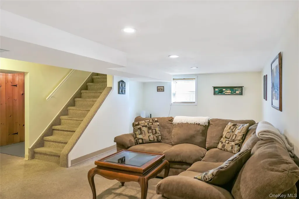 17 Myrtle Lane East Patchogue NY 11772