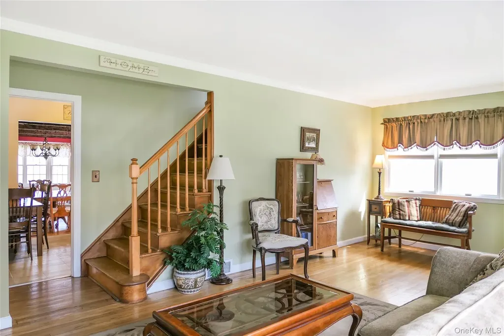 17 Myrtle Lane East Patchogue NY 11772
