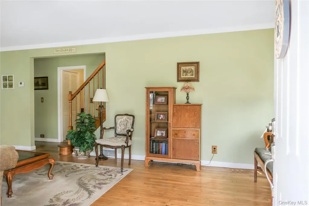 17 Myrtle Lane East Patchogue NY 11772