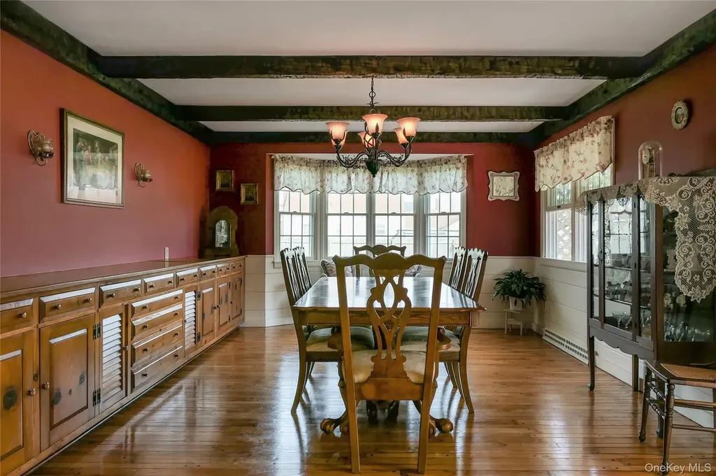 17 Myrtle Lane East Patchogue NY 11772