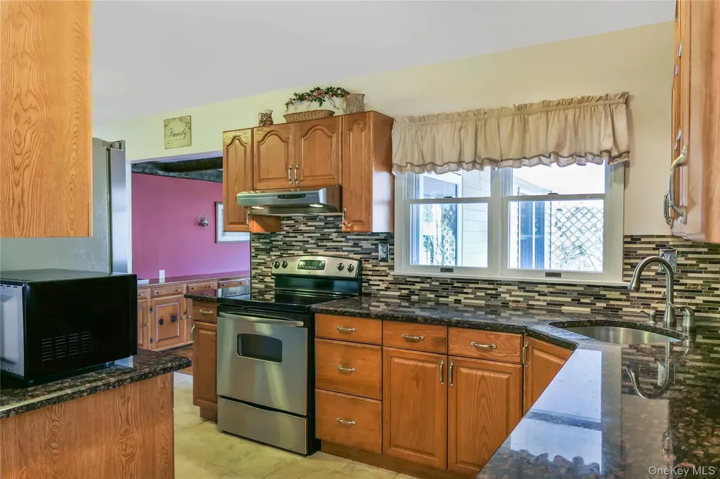 17 Myrtle Lane East Patchogue NY 11772