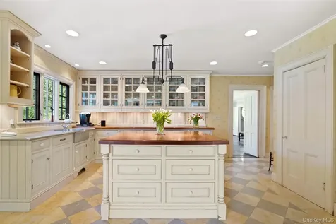 345 Mclain Street Bedford Hills NY 10507