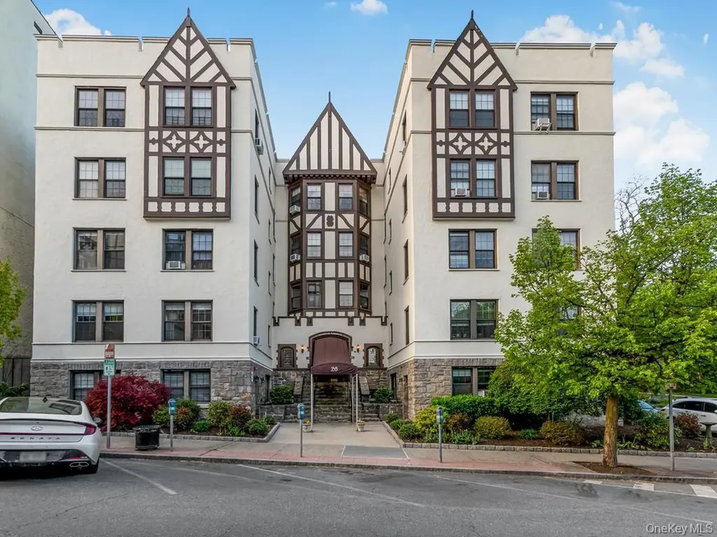 26 Pondfield Road W Bronxville NY 10708