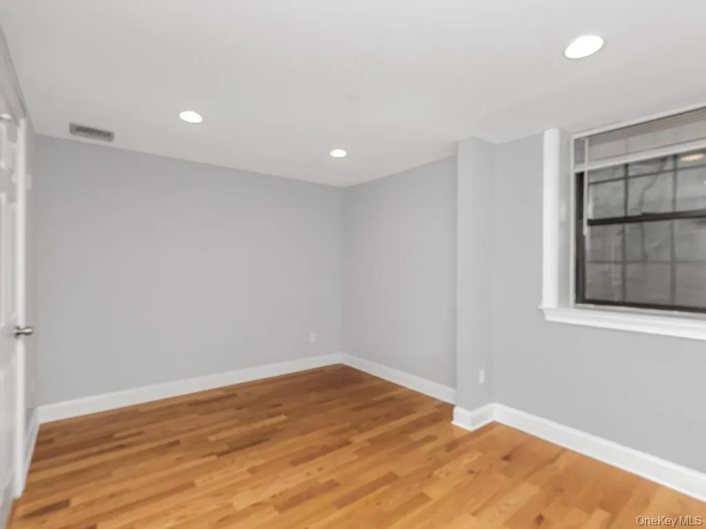 26 Pondfield Road W Bronxville NY 10708