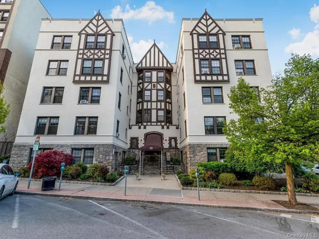 26 Pondfield Road W Bronxville NY 10708