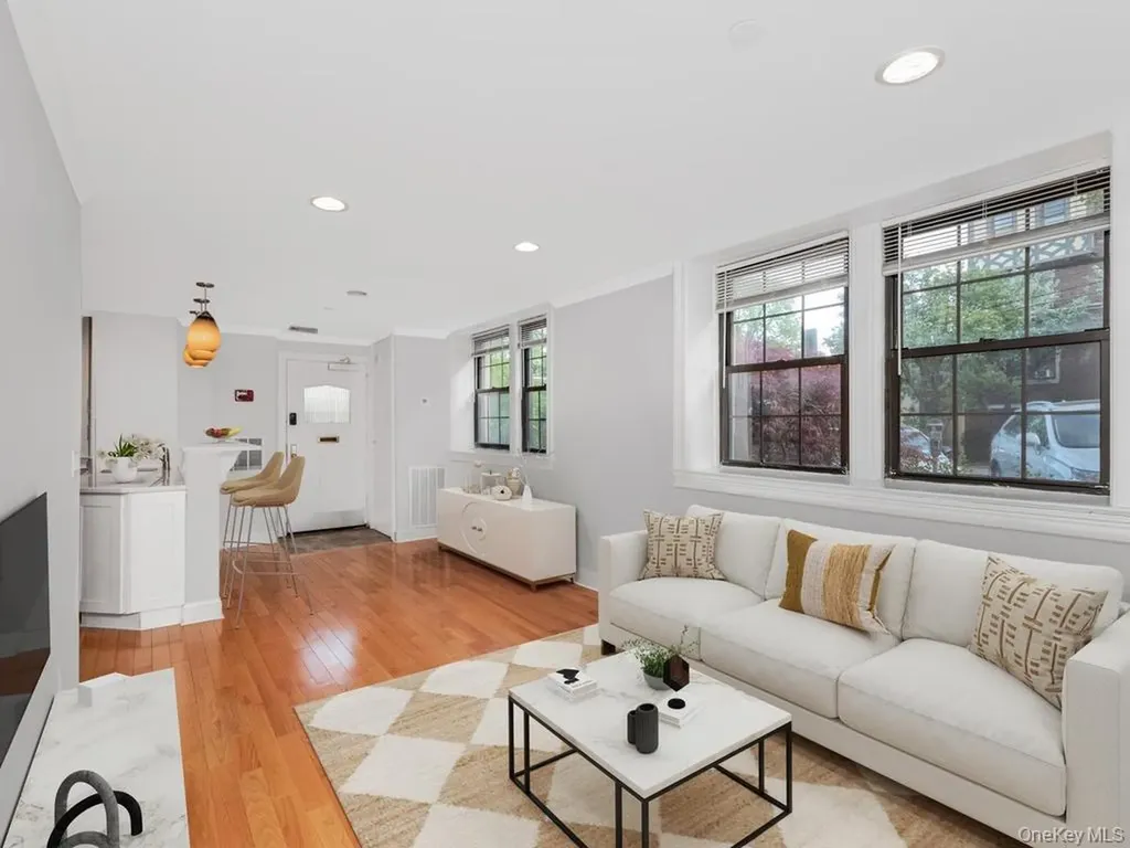 26 Pondfield Road W Bronxville NY 10708