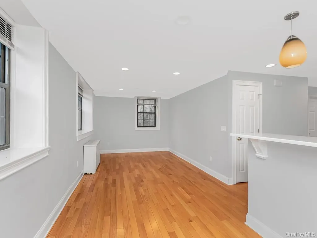 26 Pondfield Road W Bronxville NY 10708