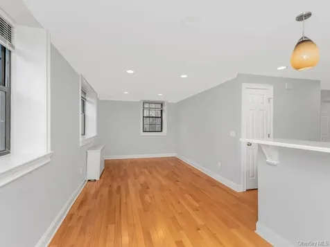 26 Pondfield Road W Bronxville NY 10708