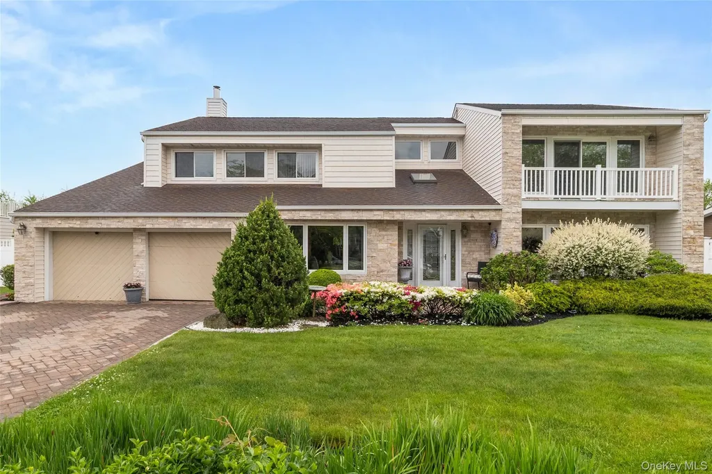 152 Pace Drive S West Islip NY 11795