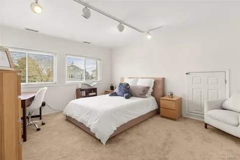 152 Pace Drive S West Islip NY 11795