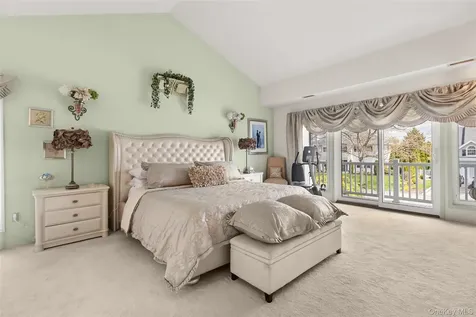 152 Pace Drive S West Islip NY 11795