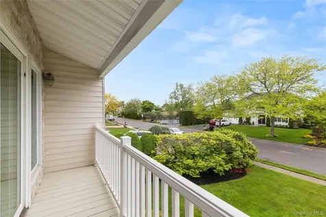 152 Pace Drive S West Islip NY 11795