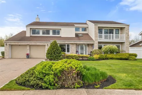 152 Pace Drive S West Islip NY 11795