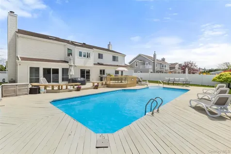 152 Pace Drive S West Islip NY 11795