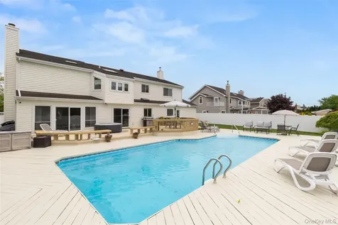 152 Pace Drive S West Islip NY 11795
