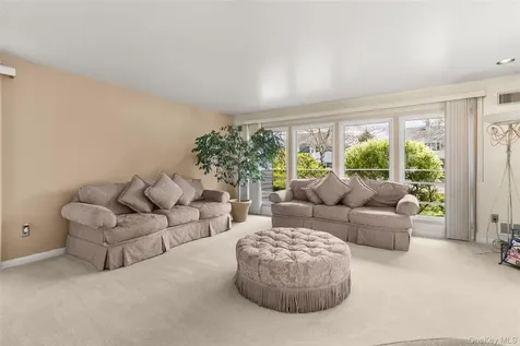152 Pace Drive S West Islip NY 11795
