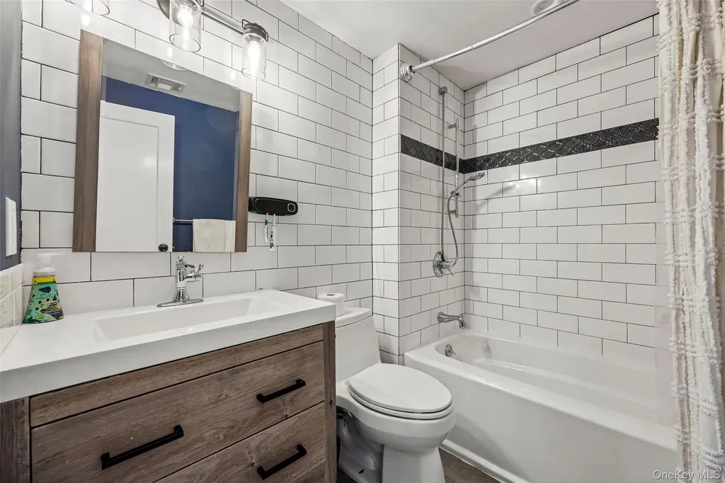 57 Berkley Road Mineola NY 11501